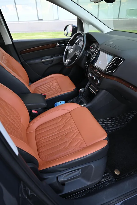 Volkswagen Sharan 2015 1.8TSI Comfortable exterior photo 6 Volkswagen Sharan 2015 1.8TSI Comfortable exterior photo 6
