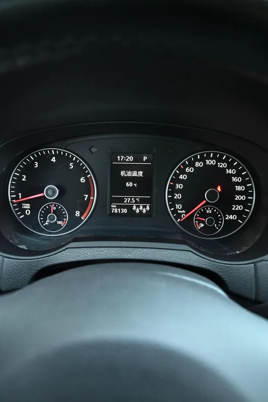 Volkswagen Sharan 2015 1.8TSI Comfortable interior photo 14 Volkswagen Sharan 2015 1.8TSI Comfortable interior photo 14