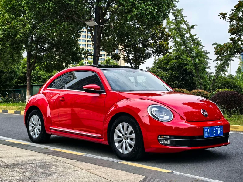 Volkswagen Beetle 2013 1.4TSI Luxury type exterior photo 3 Volkswagen Beetle 2013 1.4TSI Luxury type exterior photo 3