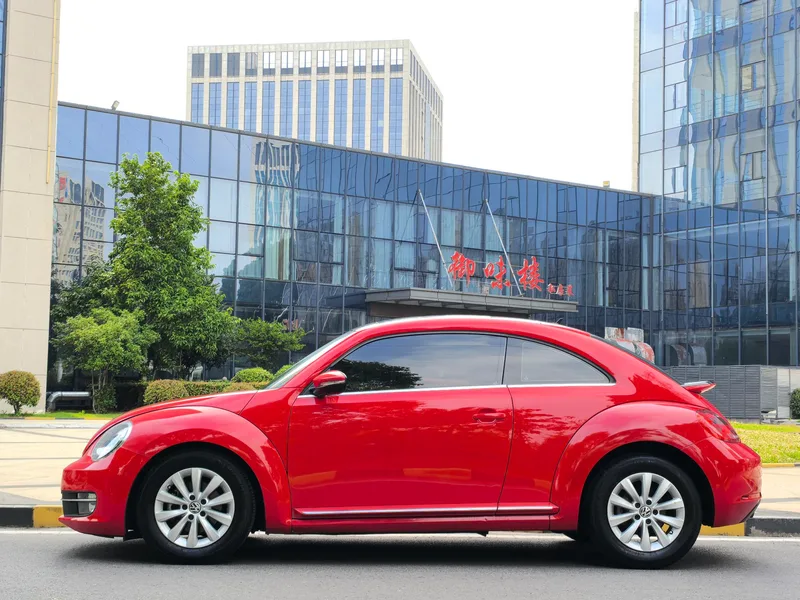 Volkswagen Beetle 2013 1.4TSI Luxury type exterior photo 4 Volkswagen Beetle 2013 1.4TSI Luxury type exterior photo 4