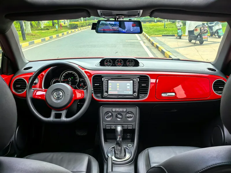 Volkswagen Beetle 2013 1.4TSI Luxury type interior photo 10 Volkswagen Beetle 2013 1.4TSI Luxury type interior photo 10