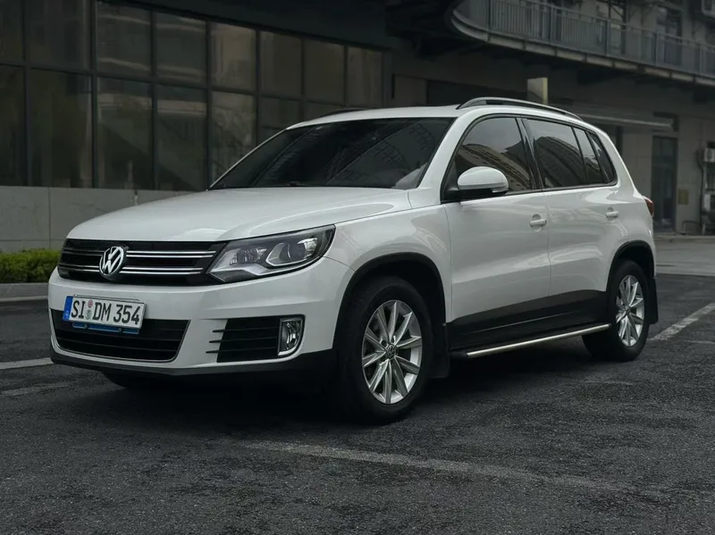 Volkswagen Tiguan 2016 280TSI Automatic Two-Drive Silk Road Comfort Edition exterior photo 1 Volkswagen Tiguan 2016 280TSI Automatic Two-Drive Silk Road Comfort Edition exterior photo 1