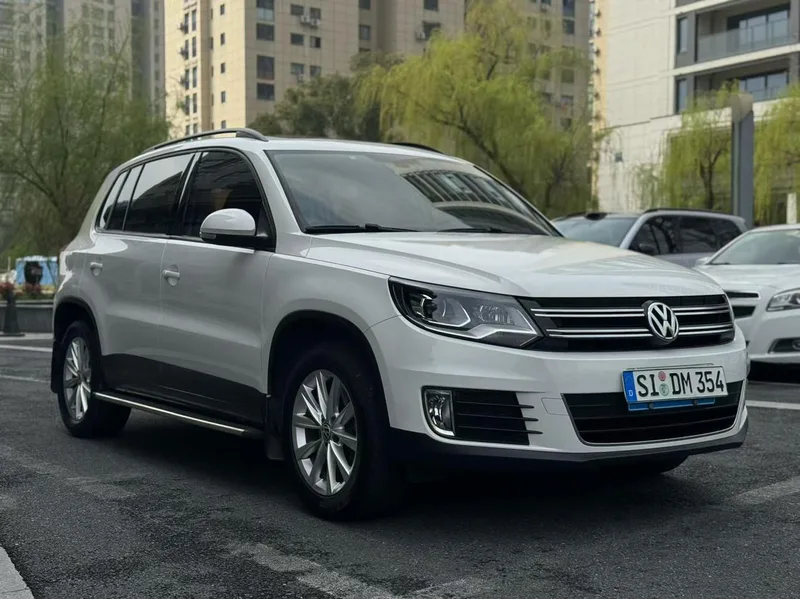 Volkswagen Tiguan 2016 280TSI Automatic Two-Drive Silk Road Comfort Edition exterior photo 2 Volkswagen Tiguan 2016 280TSI Automatic Two-Drive Silk Road Comfort Edition exterior photo 2