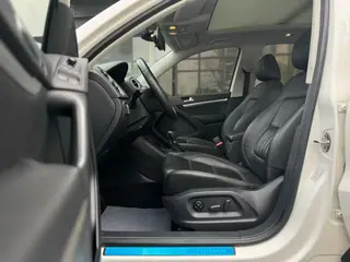Volkswagen Tiguan 2016 280TSI Automatic Two-Drive Silk Road Comfort Edition exterior photo 4 Volkswagen Tiguan 2016 280TSI Automatic Two-Drive Silk Road Comfort Edition exterior photo 4
