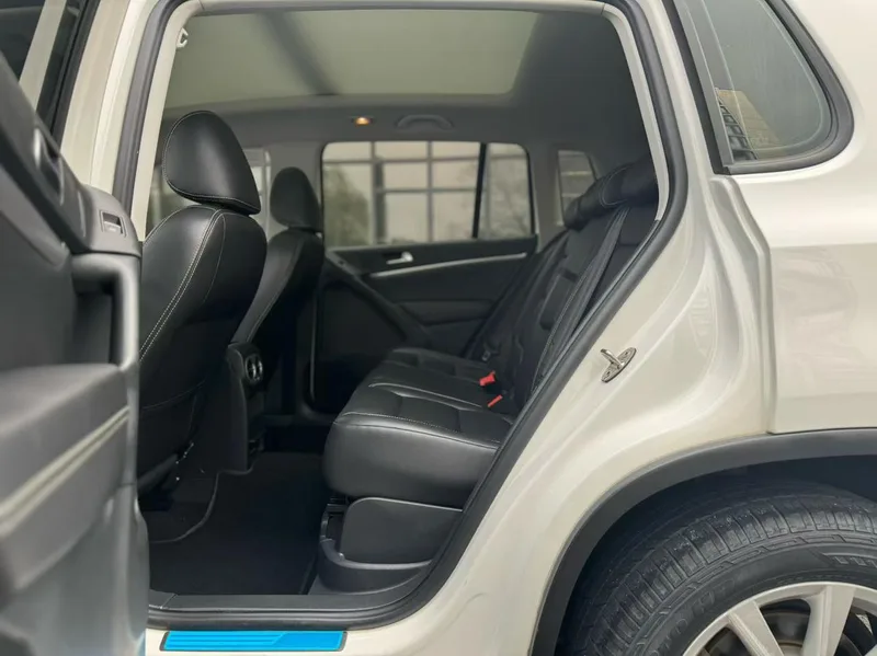 Volkswagen Tiguan 2016 280TSI Automatic Two-Drive Silk Road Comfort Edition interior photo 6 Volkswagen Tiguan 2016 280TSI Automatic Two-Drive Silk Road Comfort Edition interior photo 6