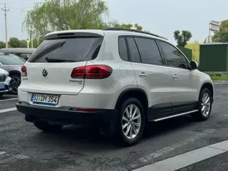 Volkswagen Tiguan 2016 280TSI Automatic Two-Drive Silk Road Comfort Edition interior photo 7 Volkswagen Tiguan 2016 280TSI Automatic Two-Drive Silk Road Comfort Edition interior photo 7