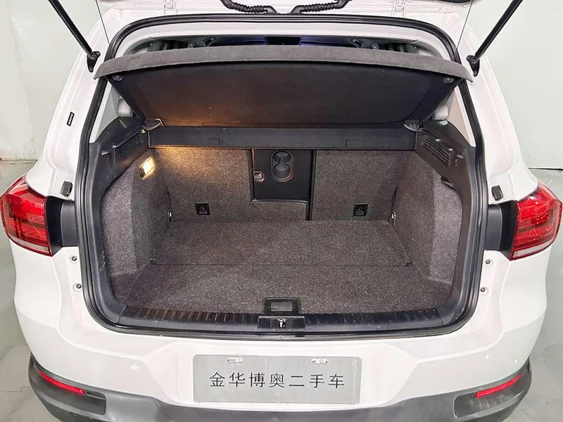 Volkswagen Tiguan 2016 300TSI Automatic two-drive fashion version interior photo 6 Volkswagen Tiguan 2016 300TSI Automatic two-drive fashion version interior photo 6