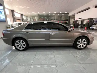 Volkswagen Phaeton 2012 3.0L Administrative exterior photo 5 Volkswagen Phaeton 2012 3.0L Administrative exterior photo 5