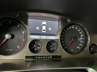 Volkswagen Phaeton 2012 3.0L Administrative interior photo 18 Volkswagen Phaeton 2012 3.0L Administrative interior photo 18