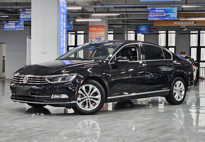 Volkswagen Magotan 2019 330TSI DSG Luxury type China V exterior photo 1 Volkswagen Magotan 2019 330TSI DSG Luxury type China V exterior photo 1