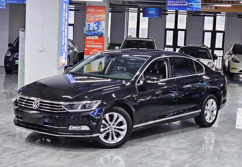 Volkswagen Magotan 2019 330TSI DSG Luxury type China V exterior photo 2 Volkswagen Magotan 2019 330TSI DSG Luxury type China V exterior photo 2