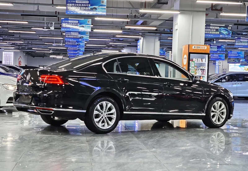 Volkswagen Magotan 2019 330TSI DSG Luxury type China V exterior photo 4 Volkswagen Magotan 2019 330TSI DSG Luxury type China V exterior photo 4