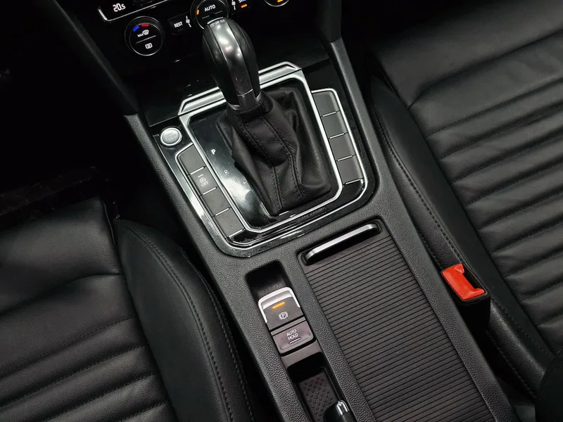 Volkswagen Magotan 2019 330TSI DSG Luxury type China V interior photo 16 Volkswagen Magotan 2019 330TSI DSG Luxury type China V interior photo 16