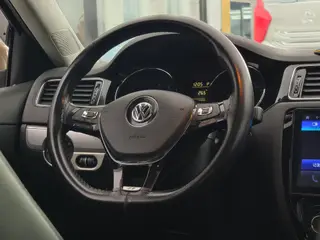 Volkswagen Sagitar 2018 1.6L Automatic Comfort Type interior photo 9 Volkswagen Sagitar 2018 1.6L Automatic Comfort Type interior photo 9