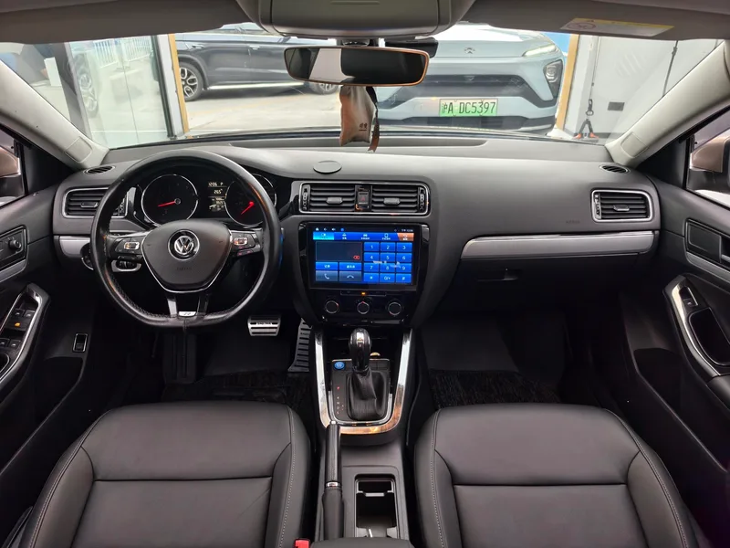 Volkswagen Sagitar 2018 1.6L Automatic Comfort Type interior photo 10 Volkswagen Sagitar 2018 1.6L Automatic Comfort Type interior photo 10