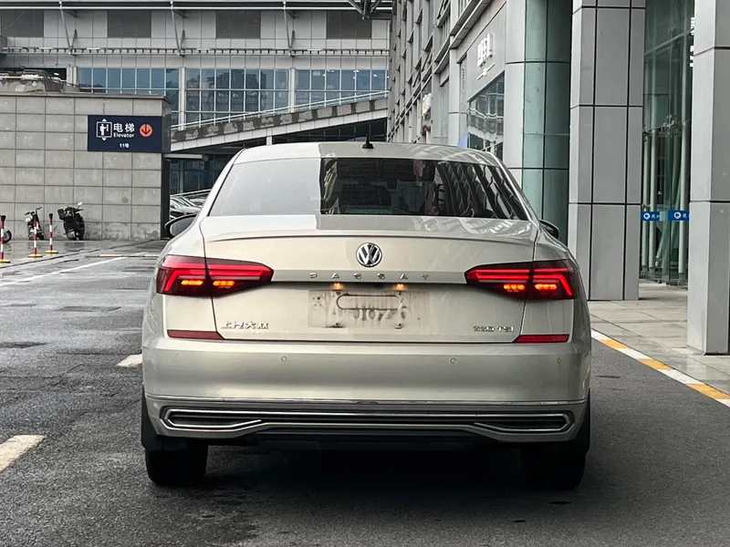 Volkswagen Passat 2019 330TSI Elite Edition Country VI exterior photo 3 Volkswagen Passat 2019 330TSI Elite Edition Country VI exterior photo 3
