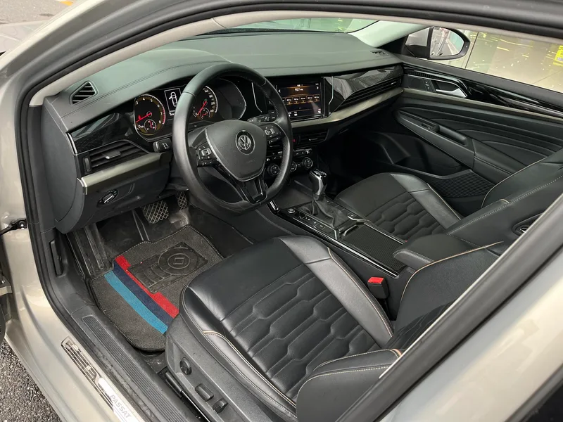 Volkswagen Passat 2019 330TSI Elite Edition Country VI interior photo 9 Volkswagen Passat 2019 330TSI Elite Edition Country VI interior photo 9