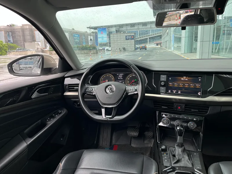 Volkswagen Passat 2019 330TSI Elite Edition Country VI interior photo 11 Volkswagen Passat 2019 330TSI Elite Edition Country VI interior photo 11