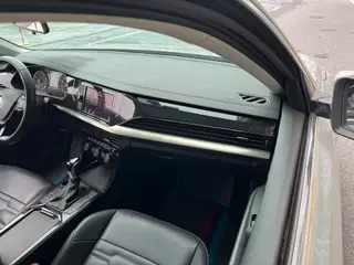 Volkswagen Passat 2019 330TSI Elite Edition Country VI interior photo 16 Volkswagen Passat 2019 330TSI Elite Edition Country VI interior photo 16