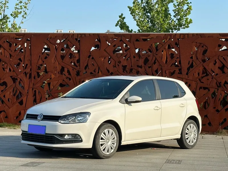 Volkswagen Polo 2016 1.6L Automatic Comfort Type exterior photo 1 Volkswagen Polo 2016 1.6L Automatic Comfort Type exterior photo 1