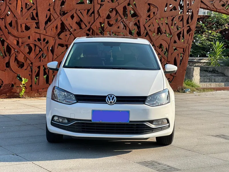 Volkswagen Polo 2016 1.6L Automatic Comfort Type exterior photo 2 Volkswagen Polo 2016 1.6L Automatic Comfort Type exterior photo 2