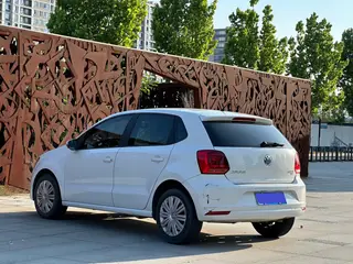 Volkswagen Polo 2016 1.6L Automatic Comfort Type exterior photo 3 Volkswagen Polo 2016 1.6L Automatic Comfort Type exterior photo 3