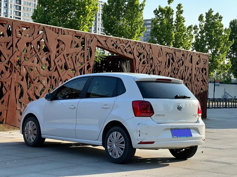 Volkswagen Polo 2016 1.6L Automatic Comfort Type exterior photo 3 Volkswagen Polo 2016 1.6L Automatic Comfort Type exterior photo 3