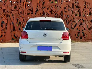 Volkswagen Polo 2016 1.6L Automatic Comfort Type exterior photo 4 Volkswagen Polo 2016 1.6L Automatic Comfort Type exterior photo 4