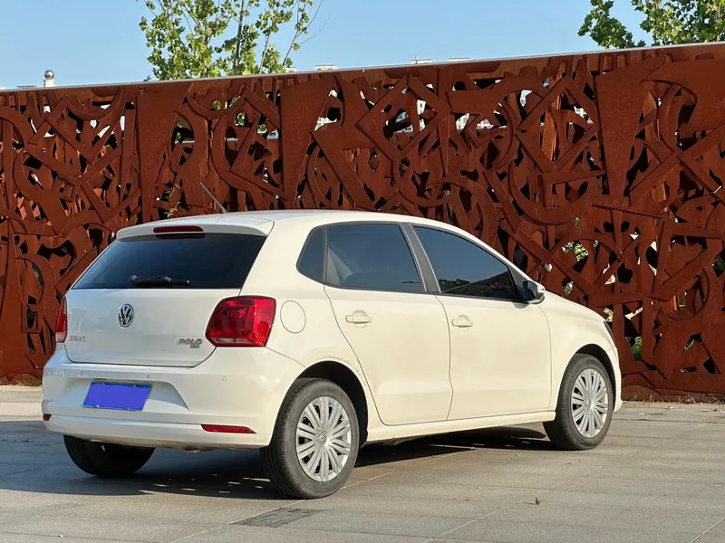 Volkswagen Polo 2016 1.6L Automatic Comfort Type exterior photo 5 Volkswagen Polo 2016 1.6L Automatic Comfort Type exterior photo 5