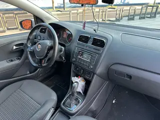 Volkswagen Polo 2016 1.6L Automatic Comfort Type interior photo 10 Volkswagen Polo 2016 1.6L Automatic Comfort Type interior photo 10
