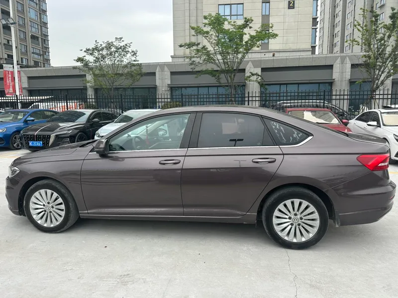 Volkswagen Lavida 2018 1.5L Automatic Comfort Version China V interior photo 18 Volkswagen Lavida 2018 1.5L Automatic Comfort Version China V interior photo 18