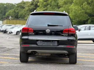 Volkswagen Tiguan 2016 300TSI Automatic Two-Drive Deluxe Edition exterior photo 4 Volkswagen Tiguan 2016 300TSI Automatic Two-Drive Deluxe Edition exterior photo 4
