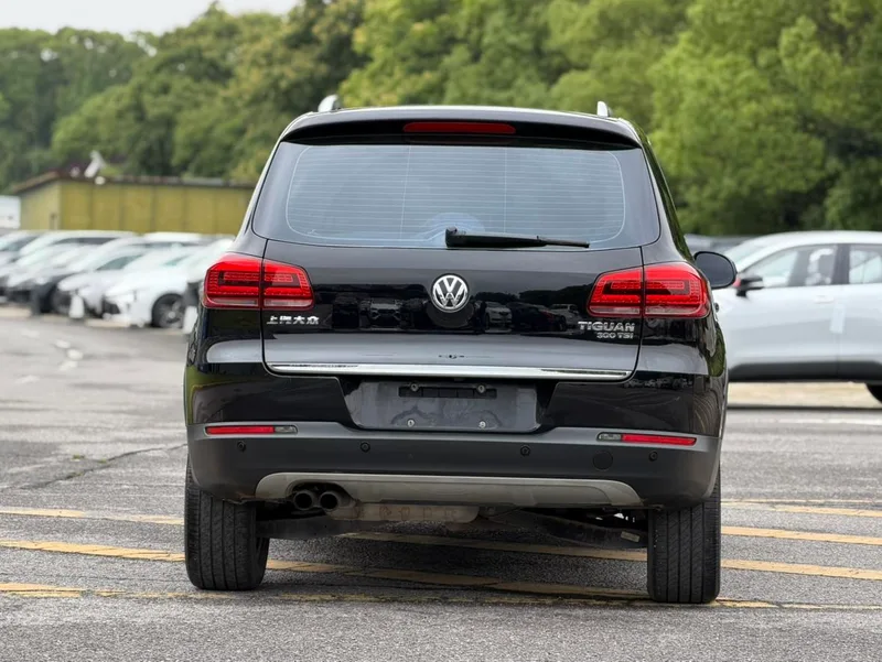 Volkswagen Tiguan 2016 300TSI Automatic Two-Drive Deluxe Edition exterior photo 4 Volkswagen Tiguan 2016 300TSI Automatic Two-Drive Deluxe Edition exterior photo 4