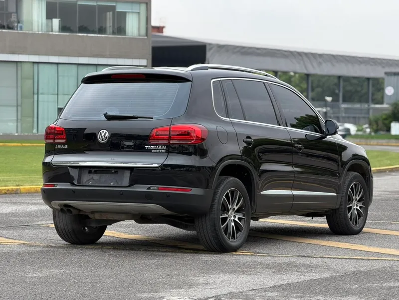 Volkswagen Tiguan 2016 300TSI Automatic Two-Drive Deluxe Edition exterior photo 5 Volkswagen Tiguan 2016 300TSI Automatic Two-Drive Deluxe Edition exterior photo 5