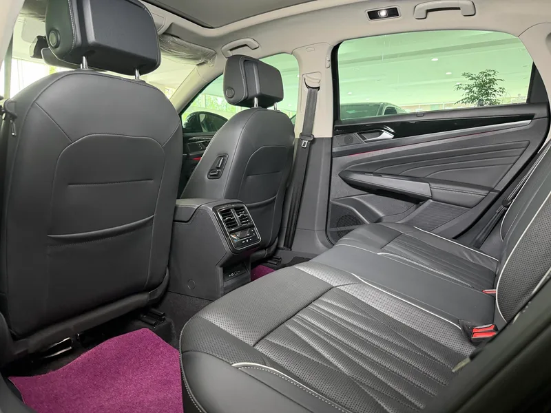 Volkswagen Passat 2022 330TSI Star Deluxe Edition interior photo 11 Volkswagen Passat 2022 330TSI Star Deluxe Edition interior photo 11