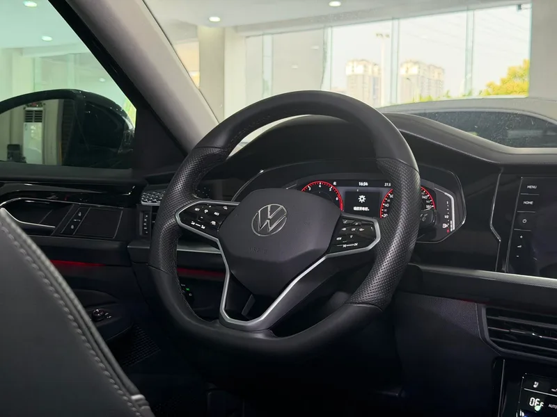 Volkswagen Passat 2022 330TSI Star Deluxe Edition interior photo 16 Volkswagen Passat 2022 330TSI Star Deluxe Edition interior photo 16