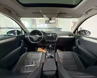 Volkswagen Tiguan L 2021 330TSI Auto Two-Drive Smart Edition interior photo 12 Volkswagen Tiguan L 2021 330TSI Auto Two-Drive Smart Edition interior photo 12