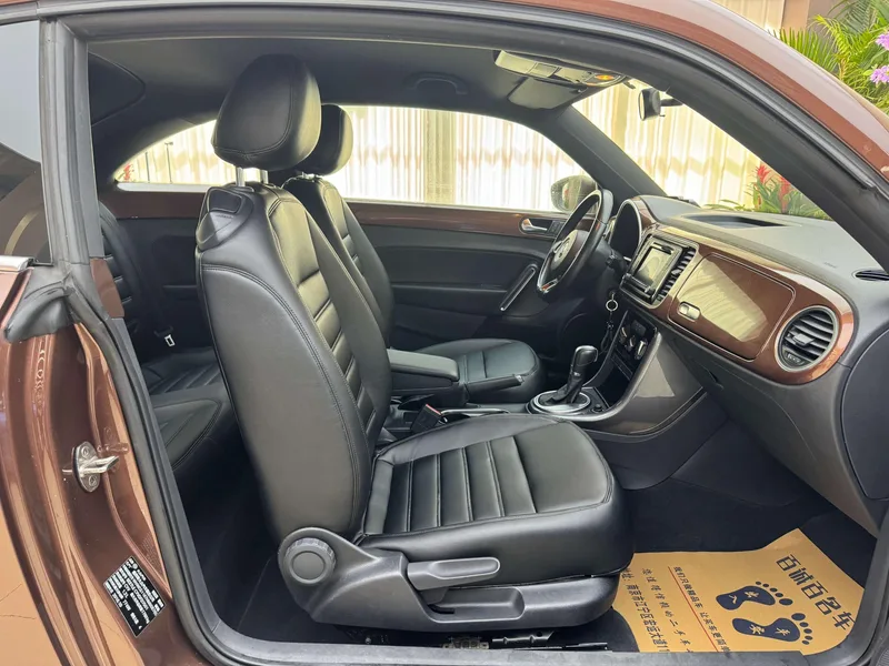 Volkswagen Beetle 2017 180TSI Yile Edition interior photo 10 Volkswagen Beetle 2017 180TSI Yile Edition interior photo 10