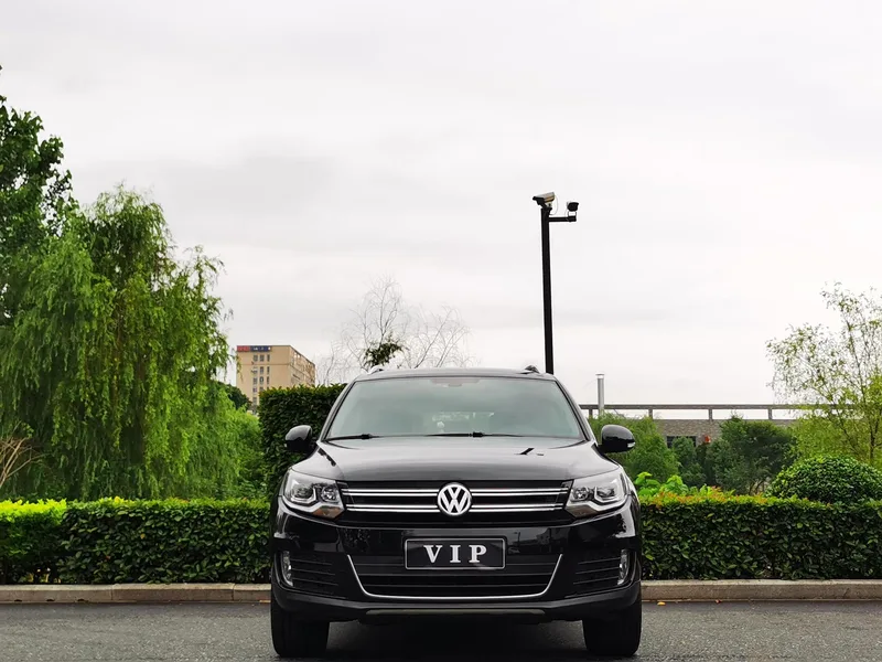 Volkswagen Tiguan 2015 1.8TSI Automatic two-drive luxury type exterior photo 2 Volkswagen Tiguan 2015 1.8TSI Automatic two-drive luxury type exterior photo 2