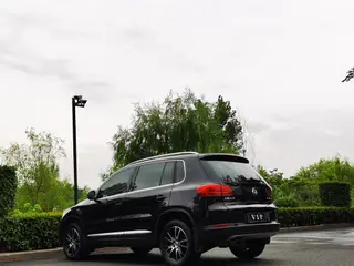 Volkswagen Tiguan 2015 1.8TSI Automatic two-drive luxury type exterior photo 4 Volkswagen Tiguan 2015 1.8TSI Automatic two-drive luxury type exterior photo 4