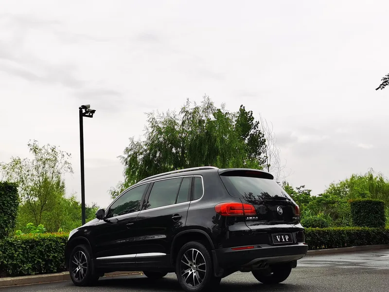 Volkswagen Tiguan 2015 1.8TSI Automatic two-drive luxury type exterior photo 4 Volkswagen Tiguan 2015 1.8TSI Automatic two-drive luxury type exterior photo 4