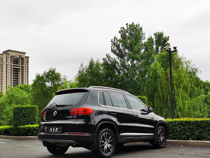 Volkswagen Tiguan 2015 1.8TSI Automatic two-drive luxury type exterior photo 5 Volkswagen Tiguan 2015 1.8TSI Automatic two-drive luxury type exterior photo 5