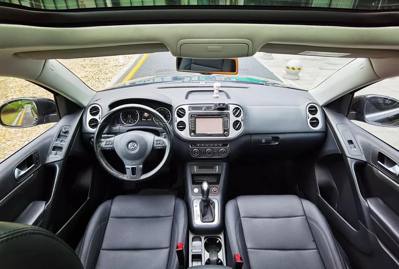 Volkswagen Tiguan 2015 1.8TSI Automatic two-drive luxury type interior photo 9 Volkswagen Tiguan 2015 1.8TSI Automatic two-drive luxury type interior photo 9
