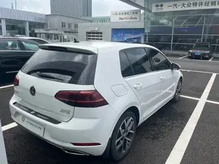 Volkswagen Golf 2019 280TSI DSG Luxury type Country VI interior photo 10 Volkswagen Golf 2019 280TSI DSG Luxury type Country VI interior photo 10
