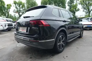 Volkswagen Tiguan L 2019 330TSI Automatic two-wheel drive panoramic comfort version Country VI exterior photo 4 Volkswagen Tiguan L 2019 330TSI Automatic two-wheel drive panoramic comfort version Country VI exterior photo 4