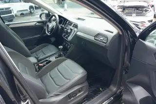 Volkswagen Tiguan L 2019 330TSI Automatic two-wheel drive panoramic comfort version Country VI exterior photo 6 Volkswagen Tiguan L 2019 330TSI Automatic two-wheel drive panoramic comfort version Country VI exterior photo 6
