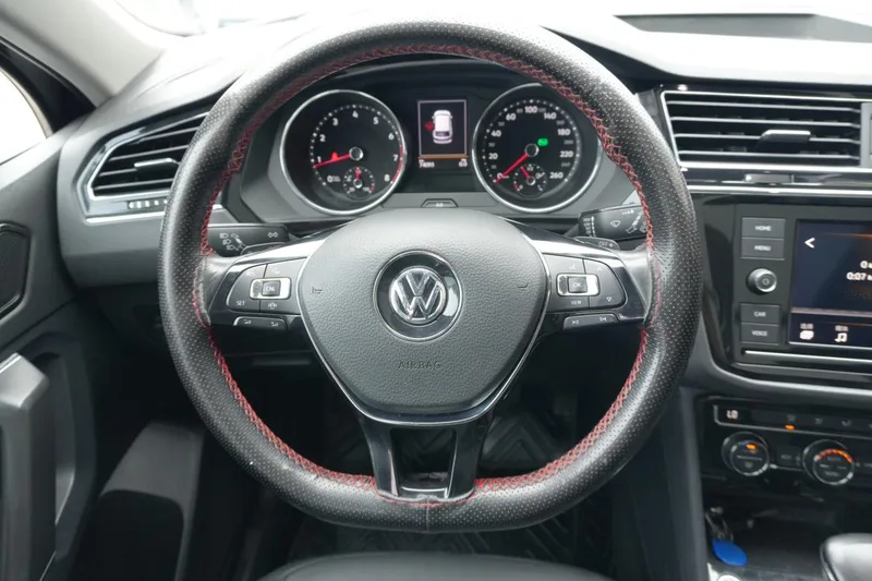 Volkswagen Tiguan L 2019 330TSI Automatic two-wheel drive panoramic comfort version Country VI interior photo 8 Volkswagen Tiguan L 2019 330TSI Automatic two-wheel drive panoramic comfort version Country VI interior photo 8