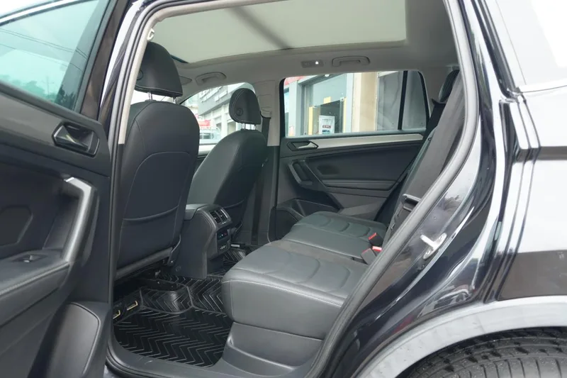 Volkswagen Tiguan L 2019 330TSI Automatic two-wheel drive panoramic comfort version Country VI interior photo 11 Volkswagen Tiguan L 2019 330TSI Automatic two-wheel drive panoramic comfort version Country VI interior photo 11