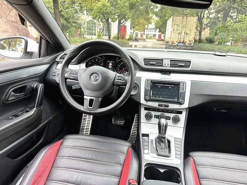 Volkswagen CC 2018 1.8TSI Luxury type interior photo 14 Volkswagen CC 2018 1.8TSI Luxury type interior photo 14