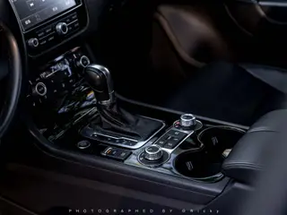 Volkswagen Touareg 2017 3.0TSI Boundary Extension Edition interior photo 9